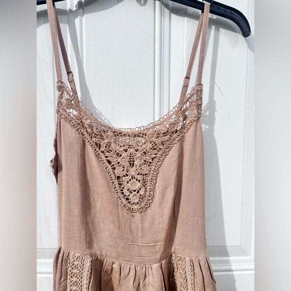 Warm taupe linen blend eyelet lace trim dress • by Jolie & Joy • New with tags• - Picture 5 of 15